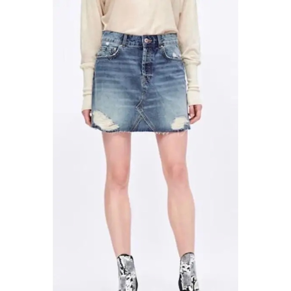 NWOT Zara Distressed Denim Skirt Size S
